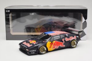 BMW M1 Group B Team Red Bull #7 D. Quester / A. Riccitelli Class Winners HSR Daytona Classic 2017 Minichamps 1:18 155172907 K – obrázok 6 z 6