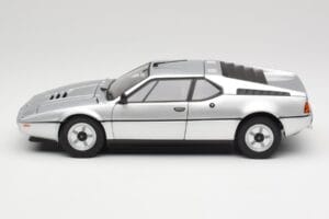 BMW M1 Strieborná Metalíza Norev 1:18 183226 Kov – obrázok 4 z 8