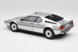 BMW M1 Strieborná Metalíza Norev 1:18 183226 Kov – obrázok 7 z 8