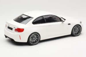 BMW M2 Competition F87 Biely Minichamps 1:18 155028000 Kov – obrázok 2 z 6