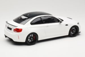 BMW M2 CS F87 Biely s čiernymi diskami Minichamps 1:18 155021025 Kov – obrázok 2 z 6