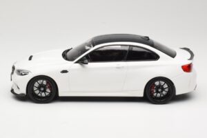 BMW M2 CS F87 Biely s čiernymi diskami Minichamps 1:18 155021025 Kov – obrázok 3 z 6