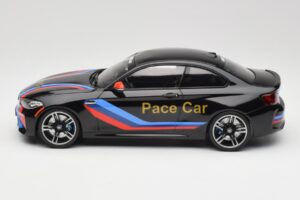 BMW M2 F87 Pace Car Minichamps 1:18 155026106 Kov – obrázok 3 z 6