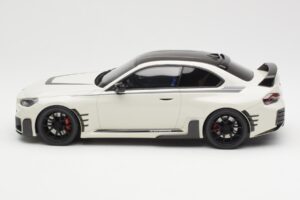 BMW M2 G87 M Performance Biely GT Spirit 1:18 GT476 Živica – obrázok 3 z 6