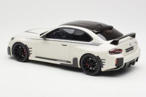 BMW M2 G87 M Performance Biely GT Spirit 1:18 GT476 Živica – obrázok 5 z 6