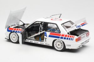 BMW M3 E30 #7 Fina J. Cecotto DTM 1992 AUTOart 1:18 89246 Kov – obrázok 4 z 7