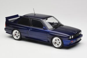BMW M3 E30 Macau Blue IXO 1:18 18CMC122 Kov – obrázok 4 z 6