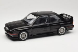 BMW M3 E30 Sport Evo Čierny Solido 1:18 S1801501 Kov