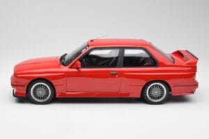 BMW M3 E30 Sport Evolution Červený Otto 1:12 G033 Živica – obrázok 3 z 6