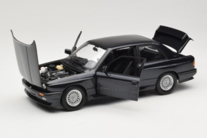 BMW M3 E30 Sport Evolution Blue Metallic Minichamps 1:18 180020308 Kov – obrázok 2 z 8