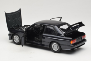 BMW M3 E30 Sport Evolution Blue Metallic Minichamps 1:18 180020308 Kov – obrázok 5 z 8