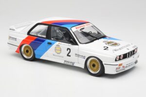 BMW M3 E30 #2 Warsteiner E. van de Poele DTM Champion 1987 Minichamps 1:18 80430396026-O Kov – obrázok 6 z 8
