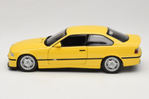 BMW M3 E36 Dakar Yellow UT Models 1:18 180022300 Kov – obrázok 4 z 8