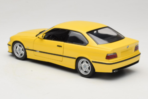 BMW M3 E36 Dakar Yellow UT Models 1:18 180022300 Kov – obrázok 7 z 8