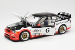 BMW M3 E36 GTR #0 B. Auberlen / M. Simo / P. Cunningham Daytona 24 Hours 1998 UT Models 1:18 39816 Kov – obrázok 2 z 8