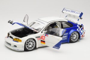 BMW M3 E46 GTR #42 J. Muller / J.J. Lehto ALMS 2001 Minichamps 1:18 80430139183 Kov – obrázok 2 z 8