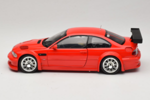 BMW M3 E46 GTR Street Červený Minichamps 1:18 100012101 Kov – obrázok 4 z 8
