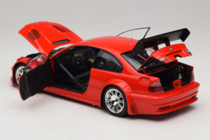 BMW M3 E46 GTR Street Červený Minichamps 1:18 100012101 Kov – obrázok 5 z 8