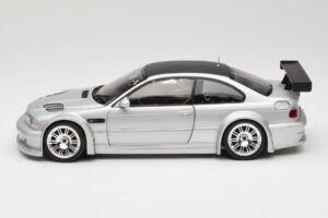 BMW M3 E46 GTR Street Strieborný With Carbon Roof Minichamps 1:18 100012102 Kov – obrázok 4 z 8