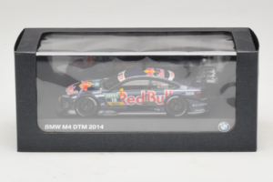 BMW M4 #18 Red Bull A. da Costa BMW Team RBM DTM 2014 Minichamps 1:43 80422364863 Kov – obrázok 5 z 5
