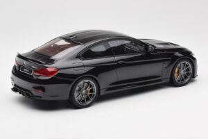 BMW M4 F82 CS Čierny GT Spirit 1:18 GT845 Živica – obrázok 2 z 6