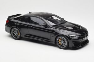 BMW M4 F82 CS Čierny GT Spirit 1:18 GT845 Živica – obrázok 4 z 6