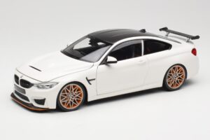 BMW M4 F82 GTS Alpine White Minichamps 1:18 110025221 Kov