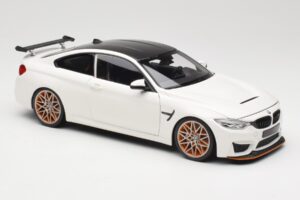 BMW M4 F82 GTS Alpine White Minichamps 1:18 110025221 Kov – obrázok 6 z 8