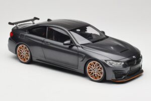 BMW M4 F82 GTS Mineral Grey Metallic Minichamps 1:18 110025222 Kov – obrázok 6 z 8