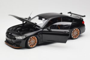 BMW M4 F82 GTS Sapphire Black Metallic Minichamps 1:18 110025220 Kov – obrázok 2 z 8
