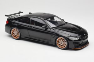 BMW M4 F82 GTS Sapphire Black Metallic Minichamps 1:18 110025220 Kov – obrázok 6 z 8