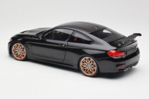 BMW M4 F82 GTS Sapphire Black Metallic Minichamps 1:18 110025220 Kov – obrázok 7 z 8