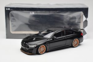 BMW M4 F82 GTS Sapphire Black Metallic Minichamps 1:18 110025220 Kov – obrázok 8 z 8