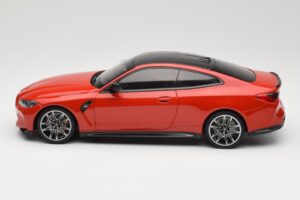 BMW M4 F82 Imola Red Metallic Minichamps 1:18 155020121 Kov – obrázok 3 z 6