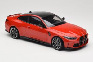 BMW M4 F82 Imola Red Metallic Minichamps 1:18 155020121 Kov – obrázok 4 z 6