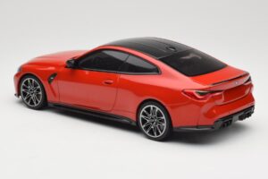 BMW M4 F82 Imola Red Metallic Minichamps 1:18 155020121 Kov – obrázok 5 z 6