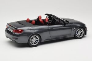 BMW M4 F83 Kabriolet Mineral Grey Paragon 1:18 80432339610 Kov – obrázok 3 z 8