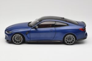 BMW M4 G82 Modrý Metallic Minichamps 1:18 113020123 Kov – obrázok 4 z 8