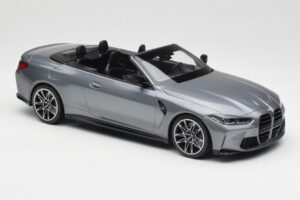 BMW M4 G82 Kabriolet Grey Metallic Minichamps 1:18 155021034 Kov – obrázok 4 z 6