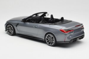 BMW M4 G82 Kabriolet Grey Metallic Minichamps 1:18 155021034 Kov – obrázok 5 z 6