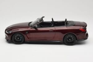 BMW M4 G83 Kabriolet Červený Metalíza Minichamps 1:18 155021032 Kov – obrázok 3 z 6