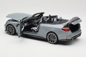 BMW M4 G83 Kabriolet Grey Metallic Minichamps 1:18 110021032 Kov – obrázok 5 z 8