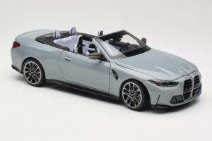BMW M4 G83 Kabriolet Grey Metallic Minichamps 1:18 110021032 Kov – obrázok 6 z 8