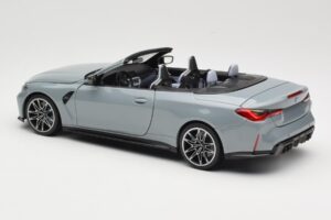BMW M4 G83 Kabriolet Grey Metallic Minichamps 1:18 110021032 Kov – obrázok 7 z 8