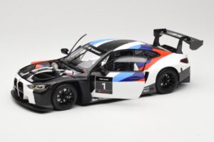 BMW M4 G82 GT3 Presentation 2021 Minichamps 1:18 80435A5D002 Kov – obrázok 2 z 8