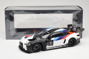 BMW M4 G82 GT3 Presentation 2021 Minichamps 1:18 80435A5D002 Kov – obrázok 8 z 8