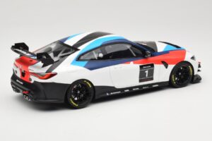 BMW M4 G82 GT4 #1 Presentation 2022 Otto 1:18 OT1228 Živica – obrázok 2 z 6