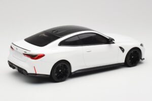 BMW M4 G82 Biely Minichamps 1:18 155020122 Kov – obrázok 2 z 6
