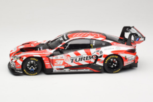 BMW M4 GT3 LMGT3 #31 D. Leung / S. Gelael / A. Farfus Team WRT 2nd Place 24 Hours of Le Mans 2024 Minichamps 1:18 113242431 K – obrázok 4 z 8