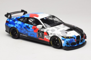 BMW M4 GT4 #1 Presentation 2024 Otto 1:18 OT1125 Živica – obrázok 4 z 6
